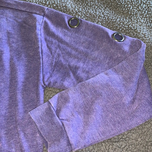 Purple hoodie with large grommet sleeves - Picture 6 of 7